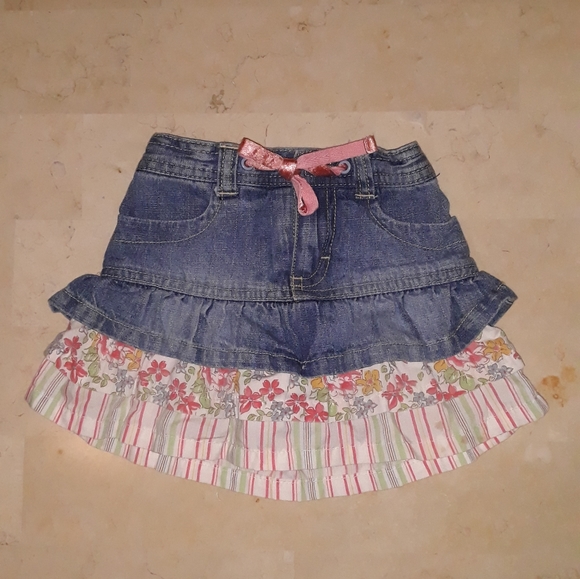 Genuine Kids Floral Jean Skirts w/Carter's Onesie - Picture 3 of 10